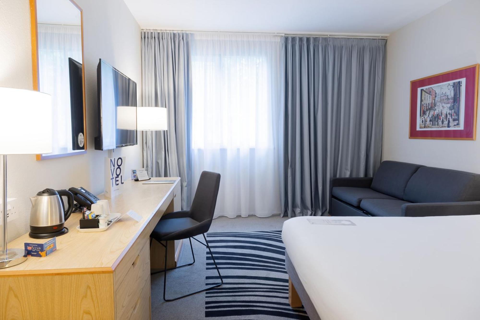 Novotel Manchester West Ворслі Екстер'єр фото