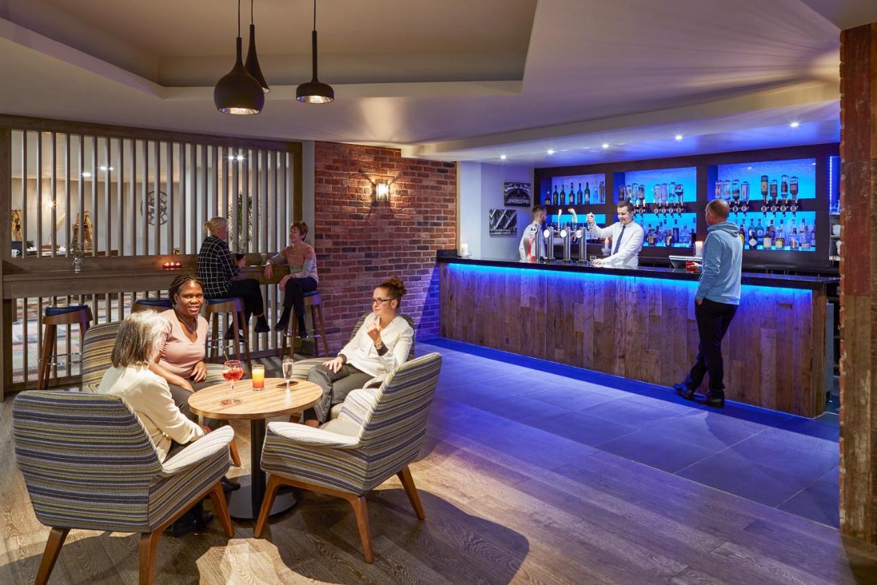 Novotel Manchester West Ворслі Екстер'єр фото